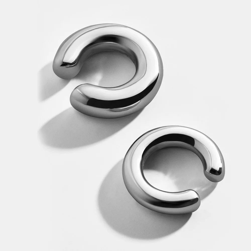 Nuovo alla moda unico falso metallo perforato Clip dell'orecchio asimmetrico circolare cartilagine donne gioielli di moda regalo polsino dell'orecchio ragazza