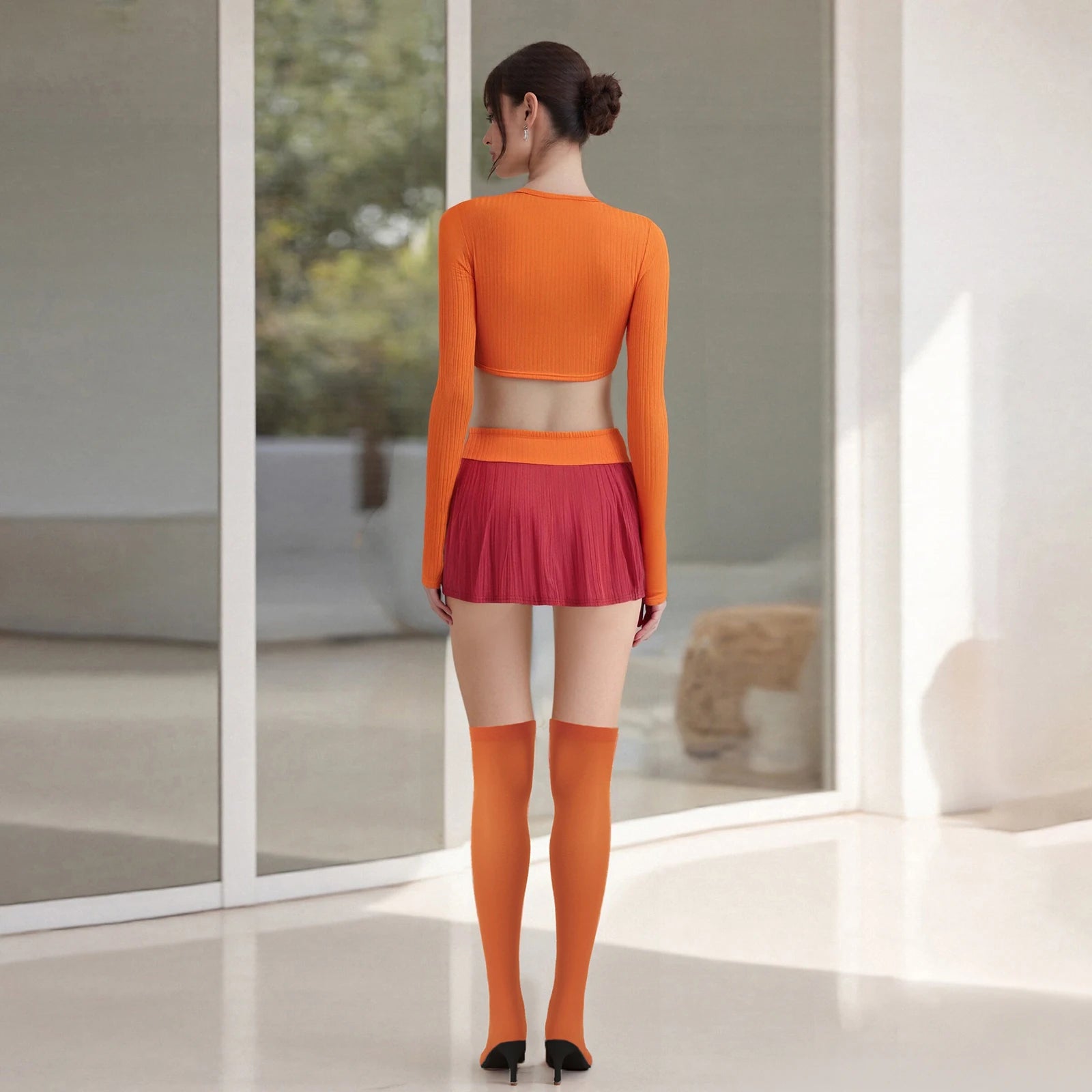 Costume cosplay di Halloween per donna Top corto arancione a maniche lunghe e minigonne a pieghe con calza Clubwear per feste